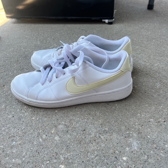 Nike Court Royale - Picture 1 of 2